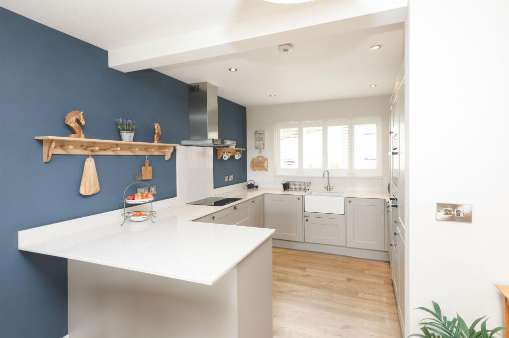 Apartment in Sheffield, Bents Green - View 4