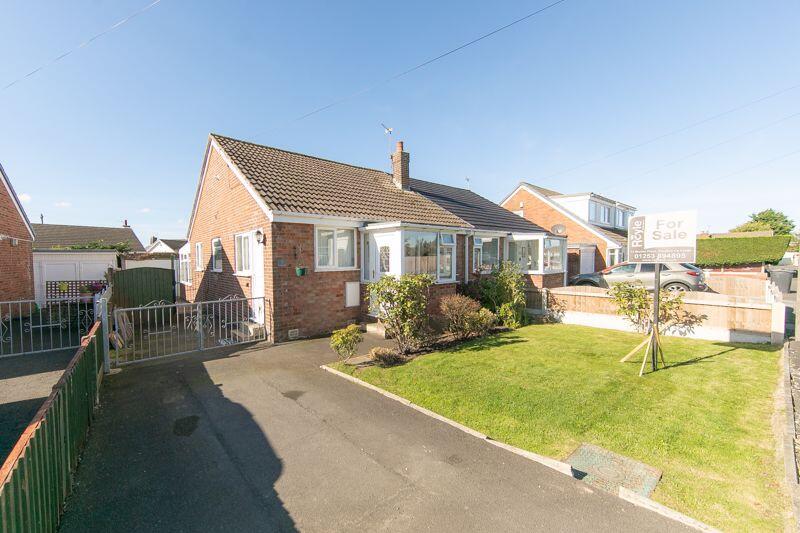 No. 8, Ambleside Avenue, Knott End-on-Sea. photo 2
