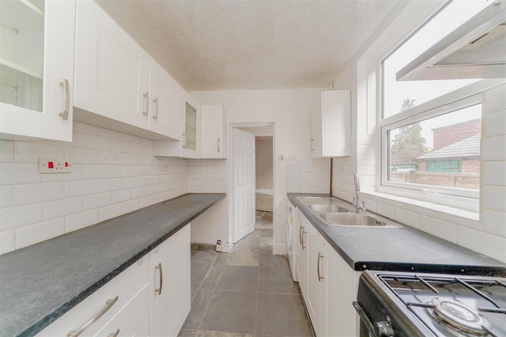 House in Birmingham, West Midlands - More