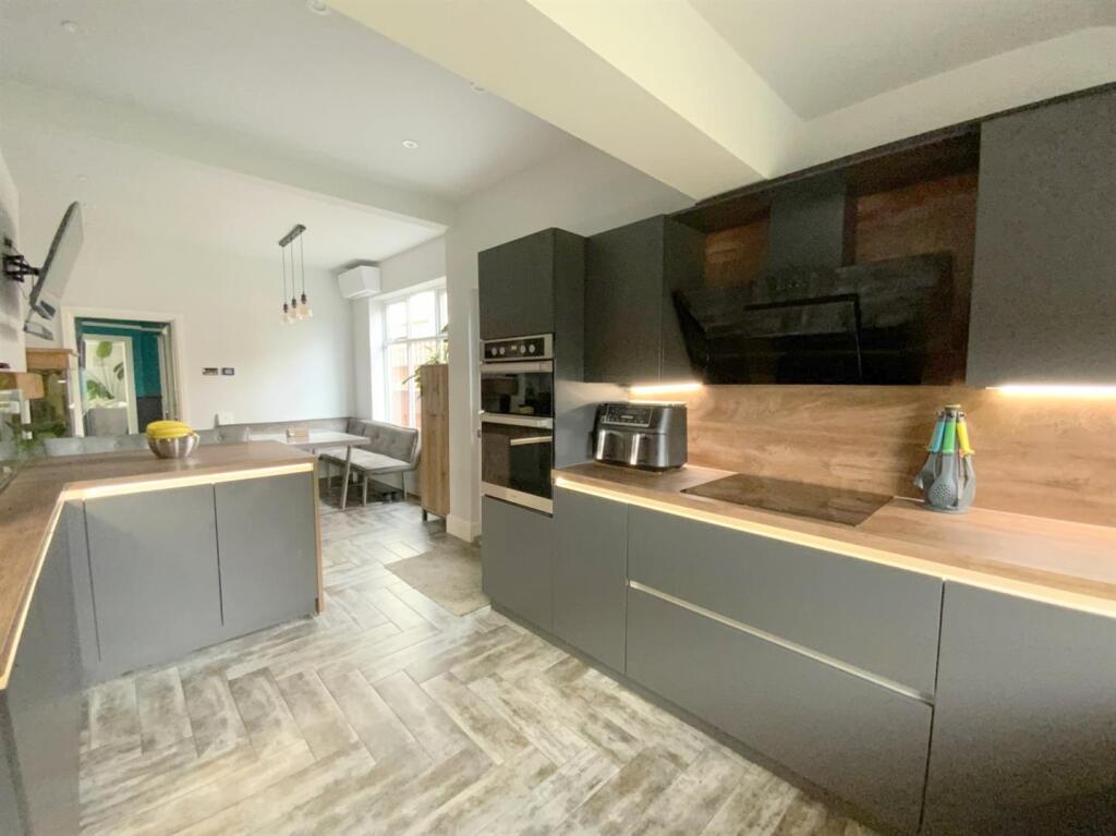 House in Doncaster - View 5