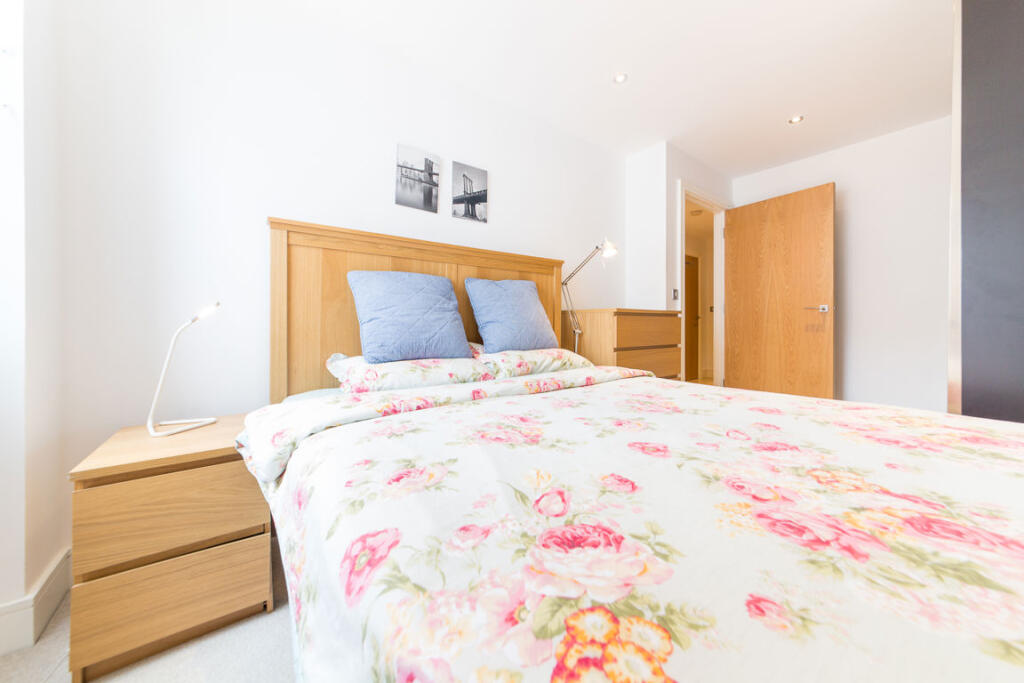 Apartment in London, New Capital Quay, Greenwich Peninsula - More