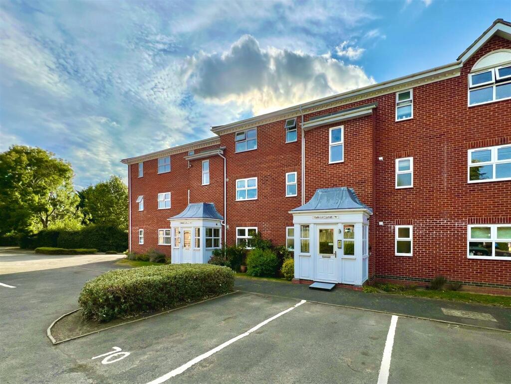 Main image of property: Guillemot Way, Watermead, Buckinghamshire