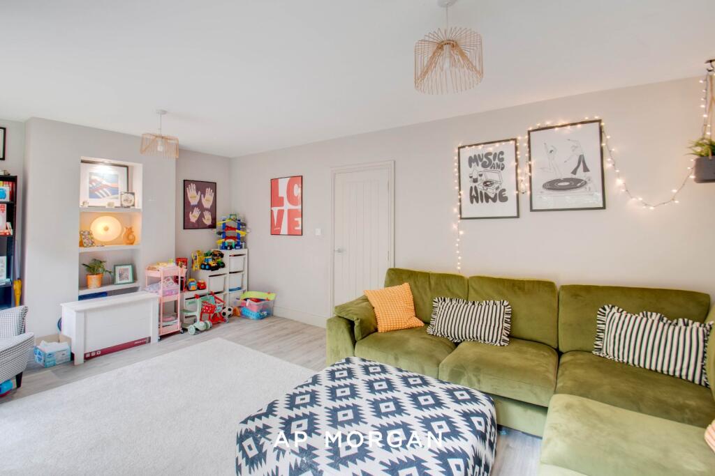 House in Dudley, West Midlands - More