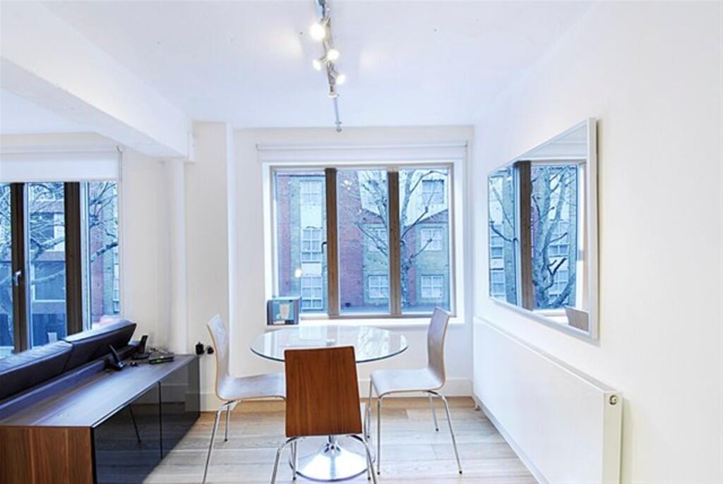 Apartment in London - More