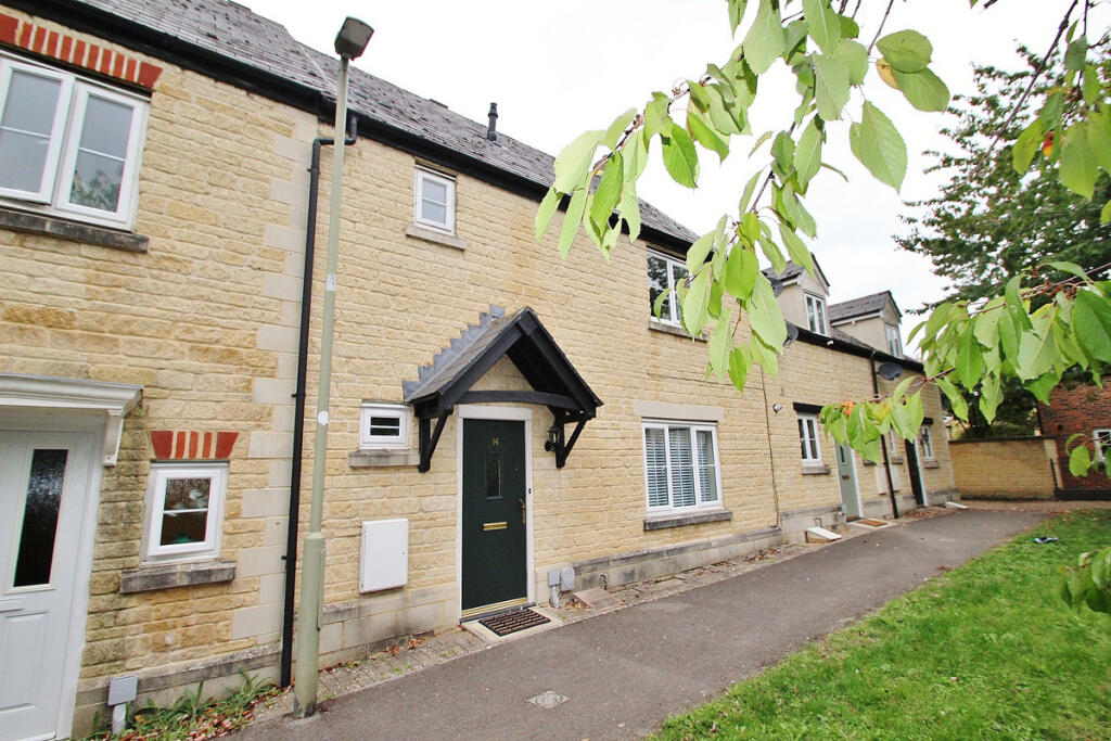 3-bed terraced on Brome Way, Carterton, OX18, £335,000