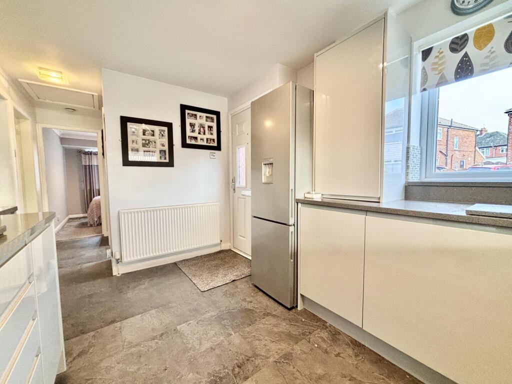 Poplar Avenue, Garforth, Leeds photo 4