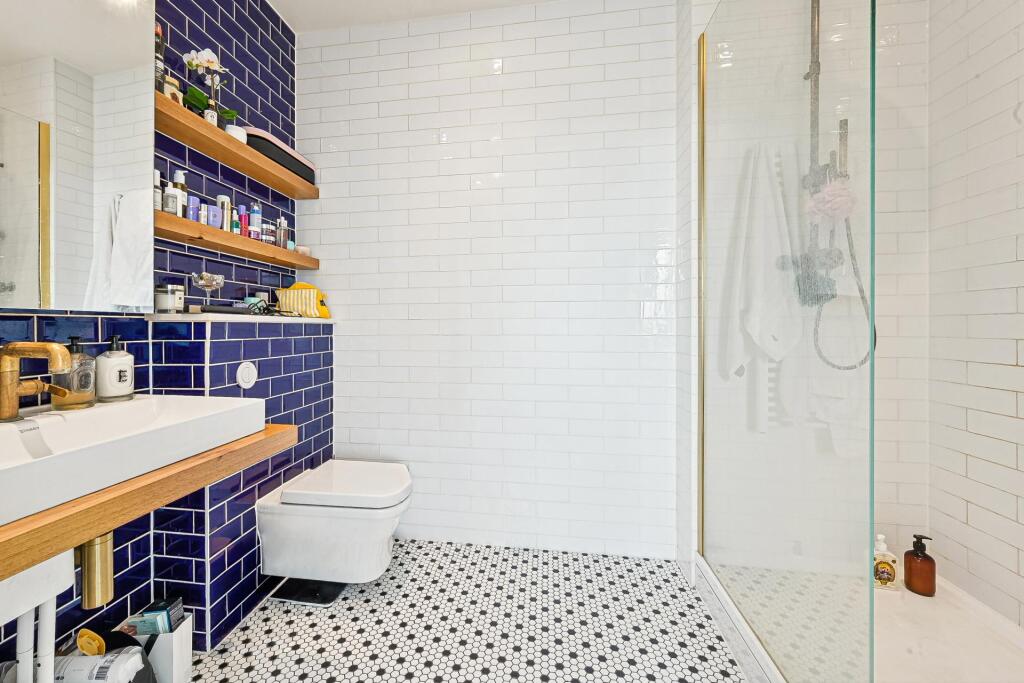 Apartment in London, Goodluck Hope, Blackwall - More