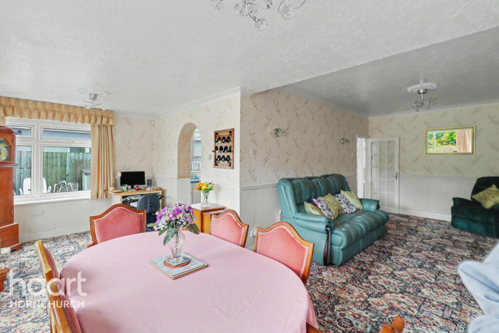 House in Romford - View 4