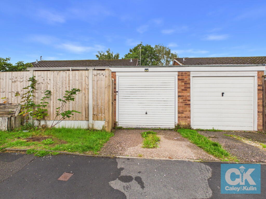 House in Stoke-on-Trent - View 2