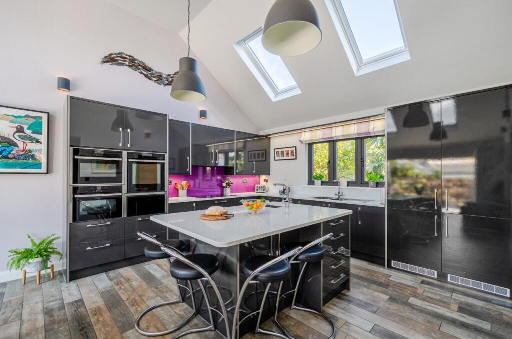 House in Lymington - View 4