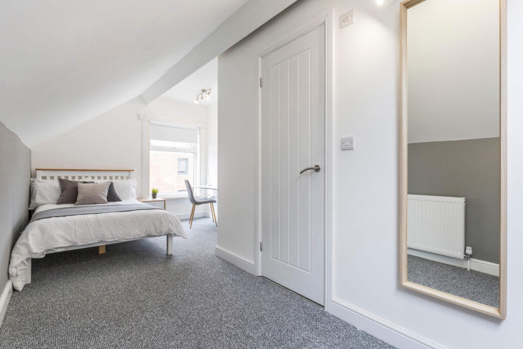 House in Leeds - View 5