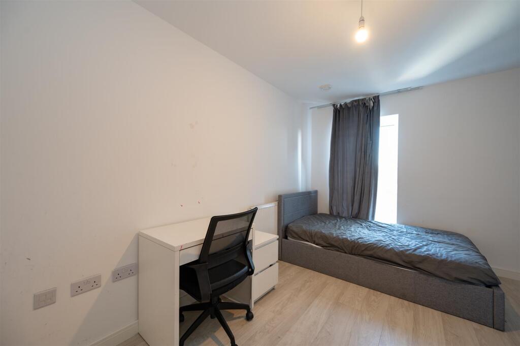 Apartment in Portsmouth - More