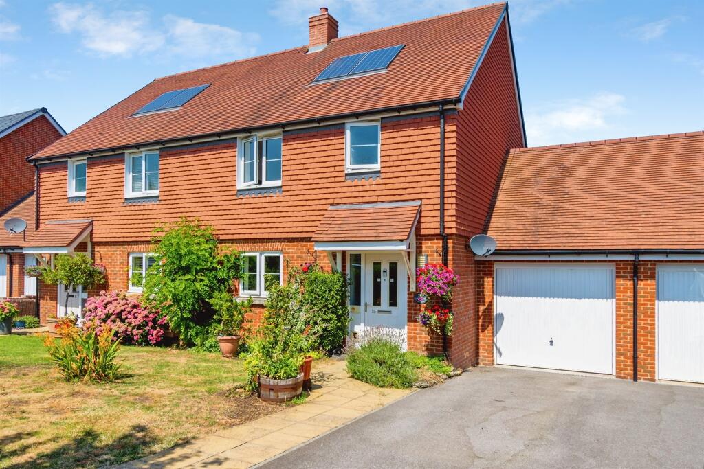 Main image of property: Sandy Hill Close, Waltham Chase, SOUTHAMPTON