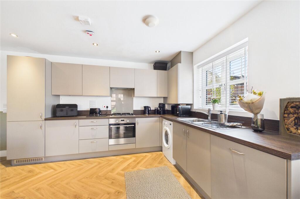 Apartment in Crawley, Rusper - View 3