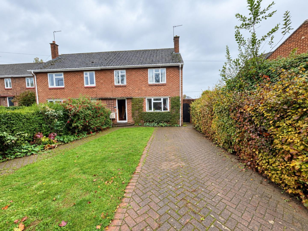 3-bed semi-detached on Haddon Road, Leamington Spa, £300,000