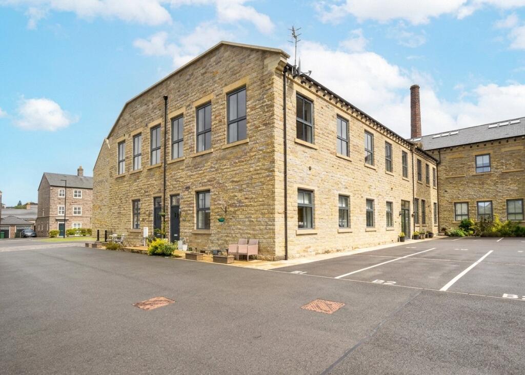Main image of property: Flat 2, Dyehouse Walk, Yeadon, Leeds, West Yorkshire