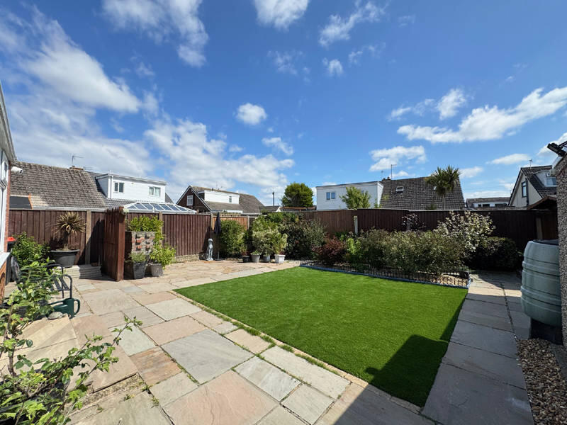 Halton Avenue - Thornton Cleveleys - FY5 2PR photo 4