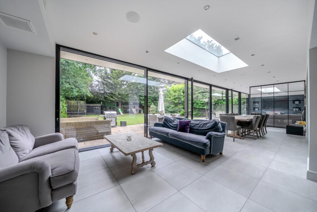 Blackdown Avenue, Pyrford, GU22 - View 5