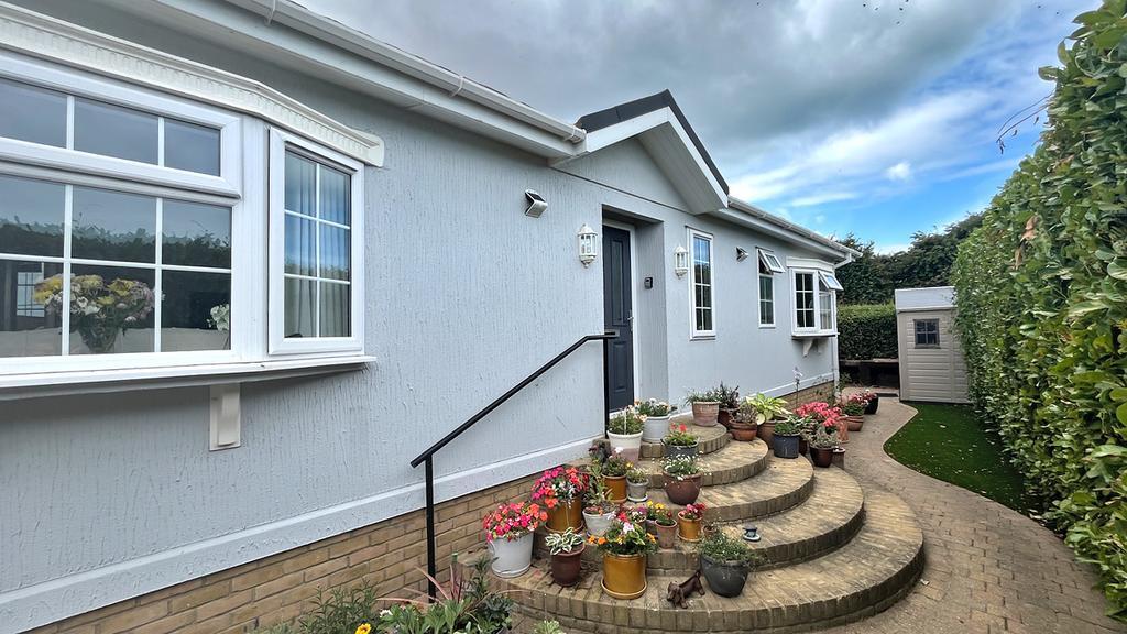 Rhododendron Close, Reculver, Herne Bay, CT6 6FD photo 2
