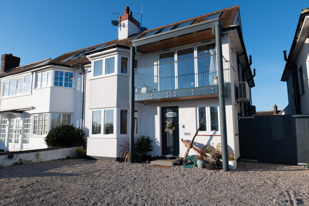 Main image of property: Marine Parade, Leigh-on-sea, SS9 2