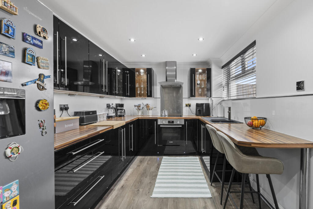 House in Paisley, Renfrewshire - More