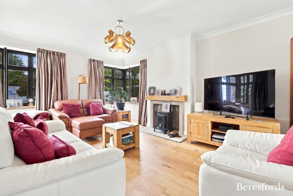 House in Chelmsford, Great Baddow - More