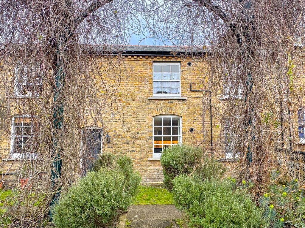 Main image of property: Greenhill Court, Greenhill Terrace, Woolwich, London, SE18 4BS