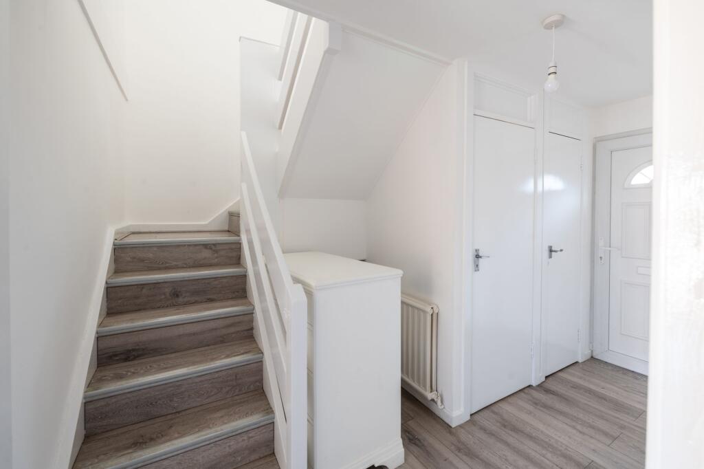 House in Redhill - View 2