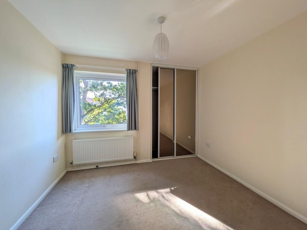 Apartment in Redhill - More