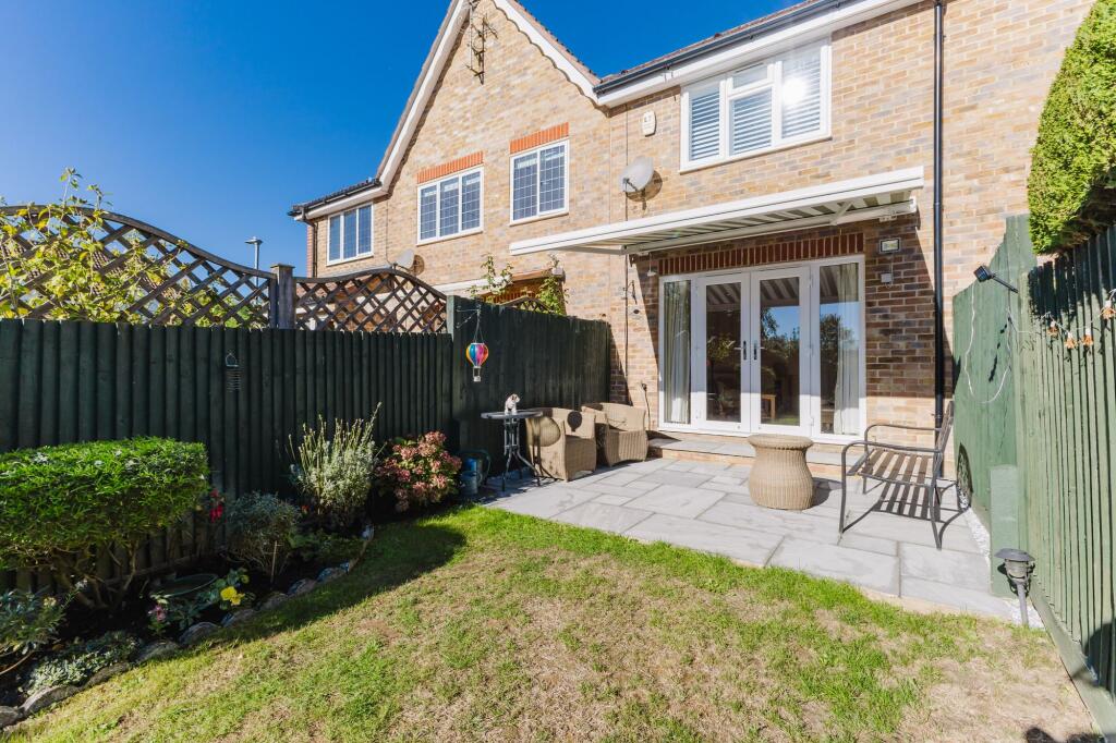 House in Three Rivers, Moneyhill, Mill End - View 2