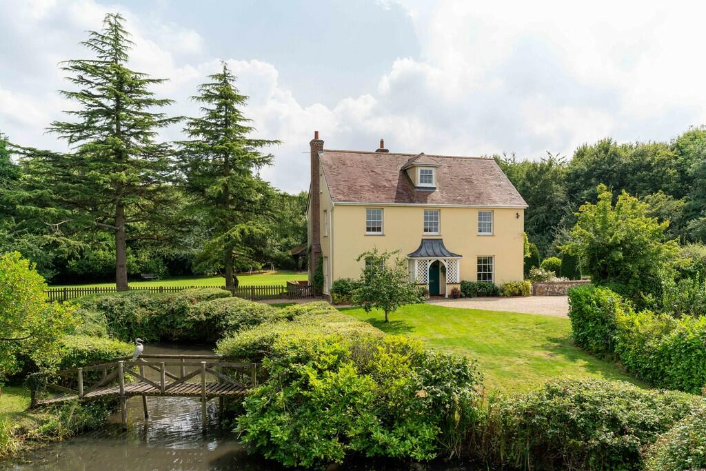 5-bed detached on Berryfields, Southey Green, Essex, £1,150,000