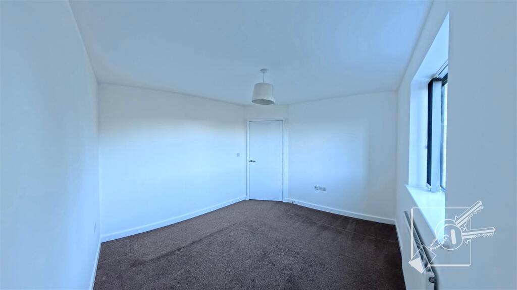 Apartment in Maidstone, Kent - More