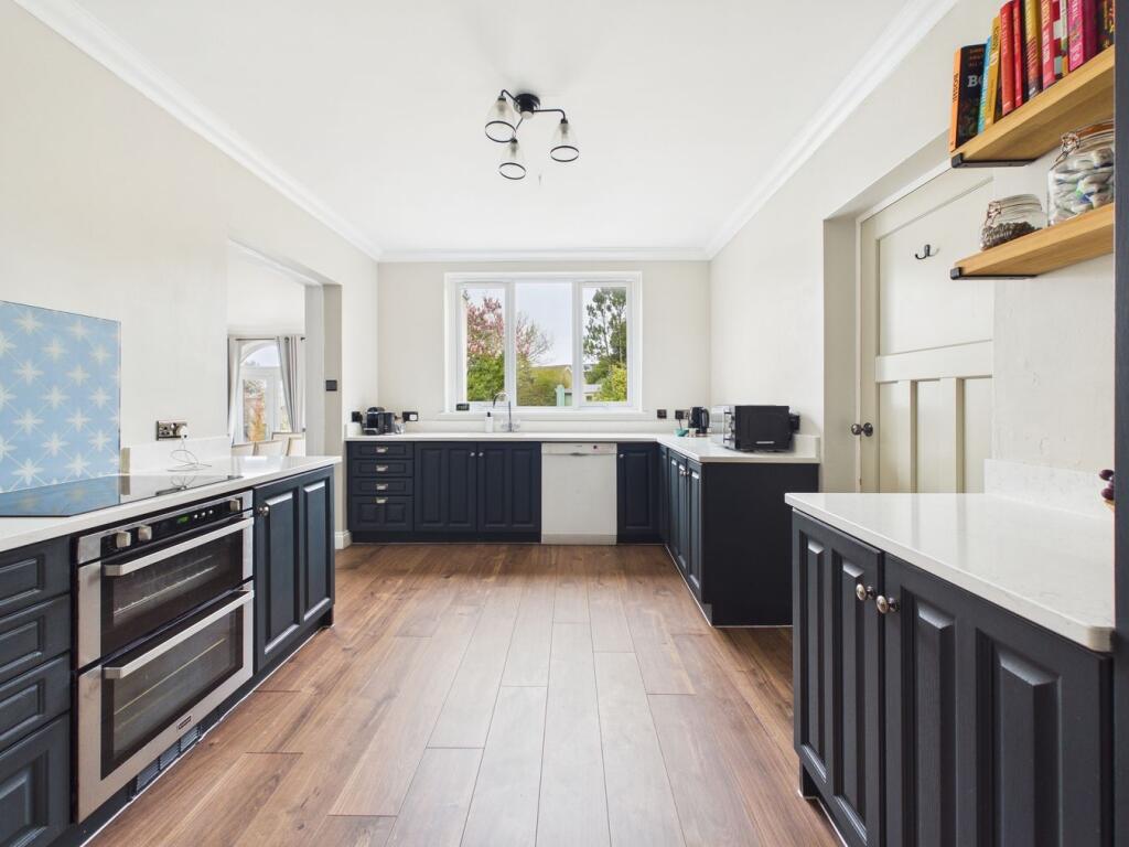 House in Weston-super-Mare, North Somerset - More