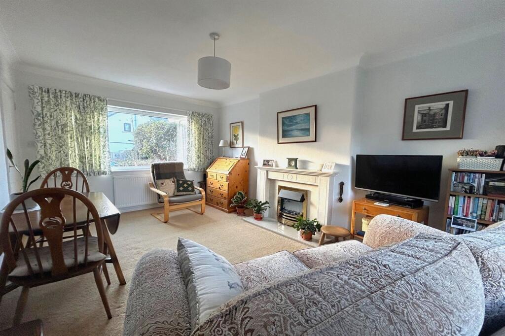 Eden Close, Wilmslow, SK9 photo 3