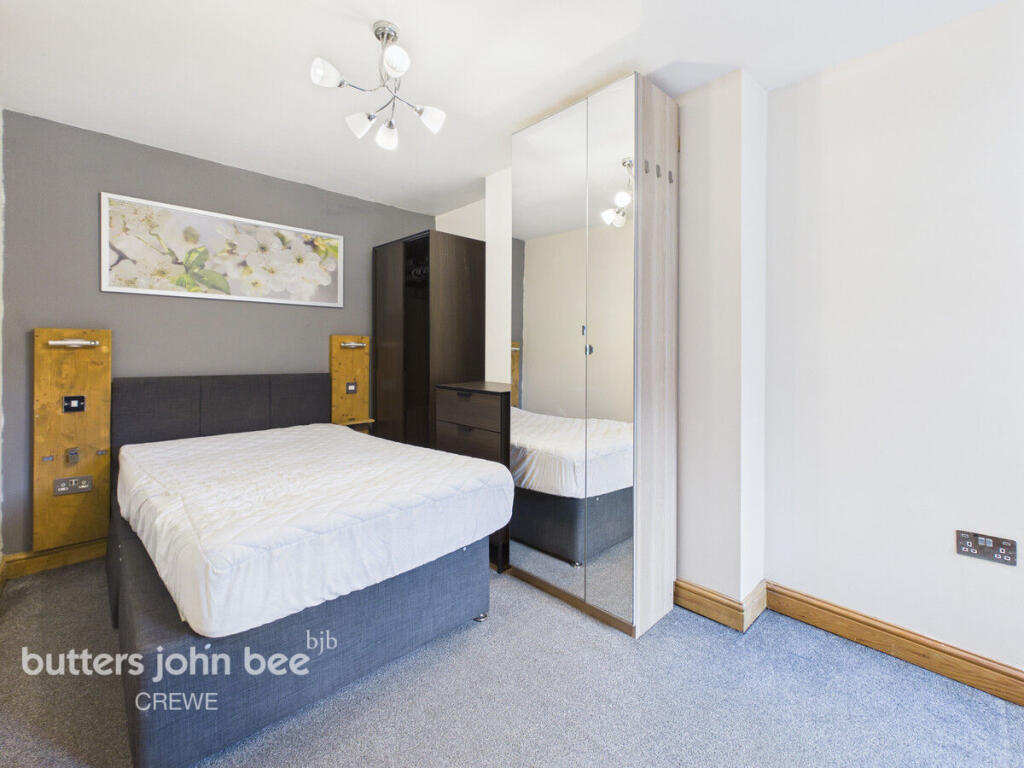 House in Crewe, Cheshire East - View 4