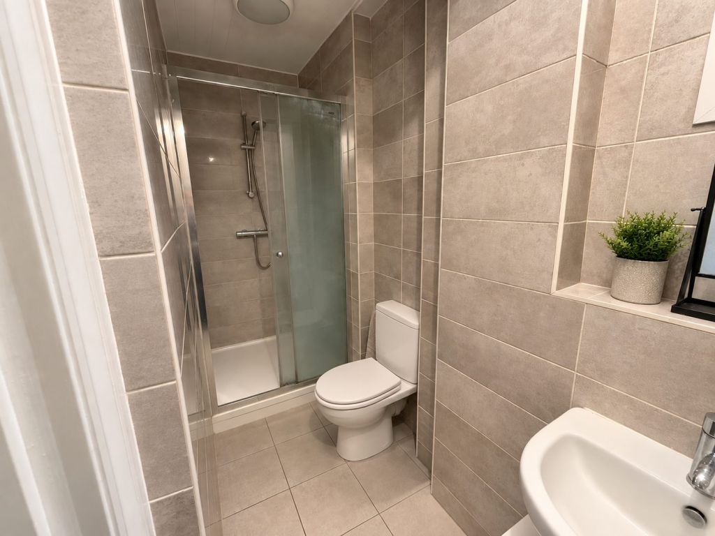 Apartment in Southampton - View 5