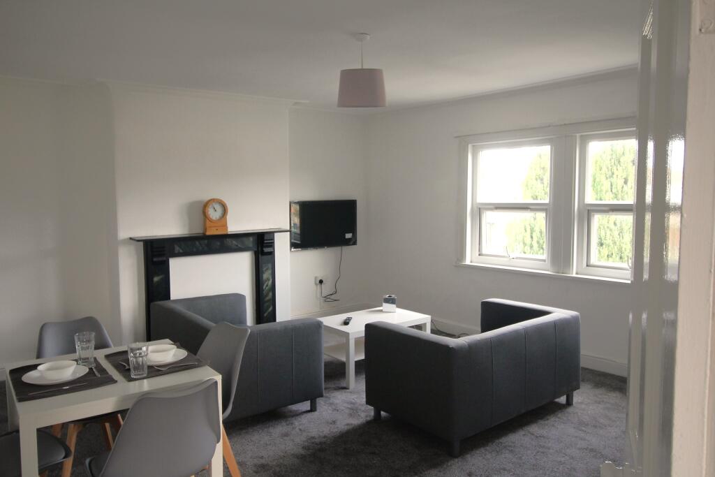 Main image of property: Flat 3, 1 Kelso Road, LS2 9PR