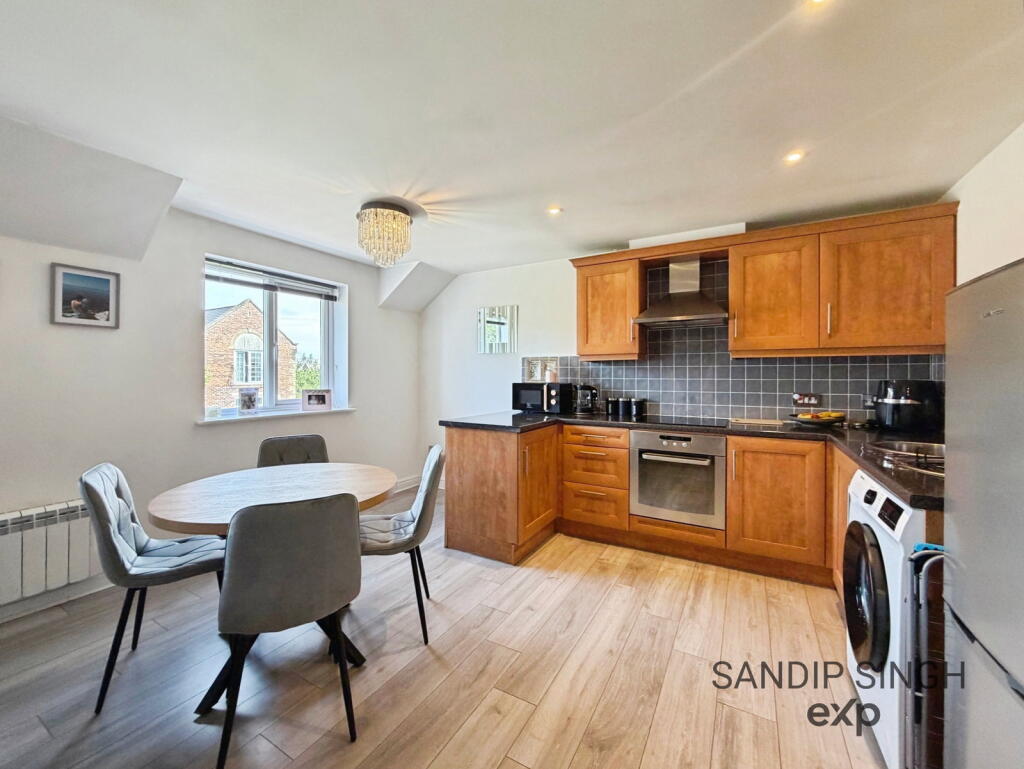 Apartment in Preston, Lea - View 3