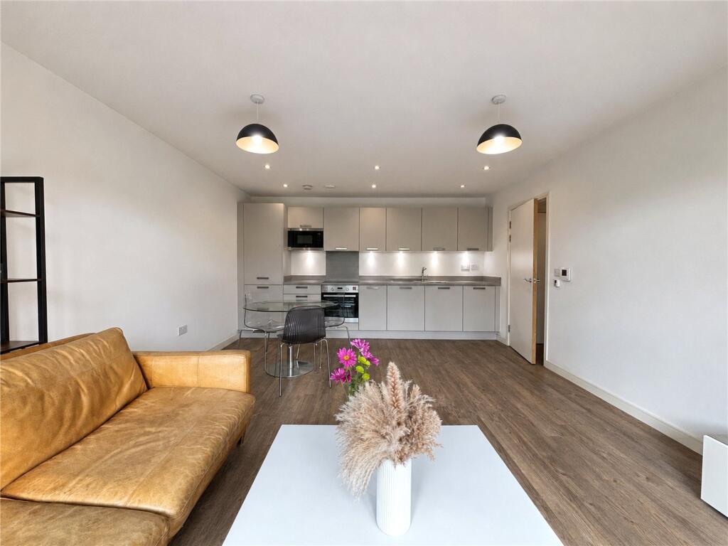 Apartment in London - View 2
