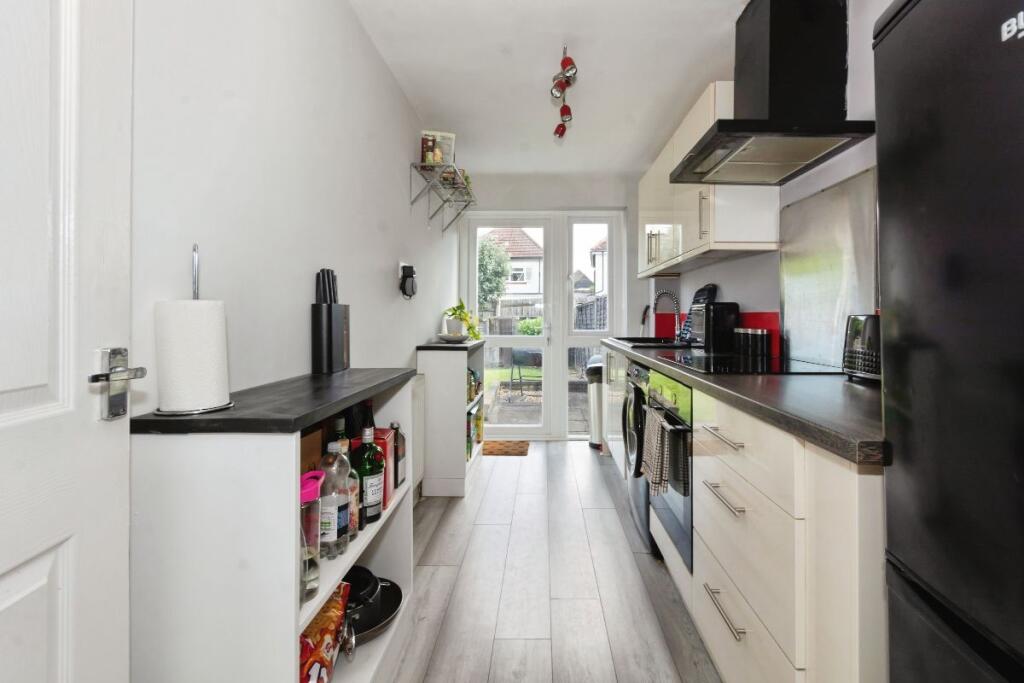 House in Solihull, Haslucks Green - View 4