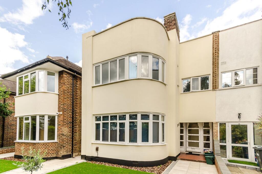 4-bed detached on Ellesmere Road, Chiswick, London, W4, £1,099,000