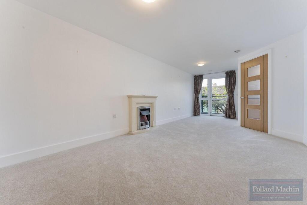 Apartment in Croydon - View 5