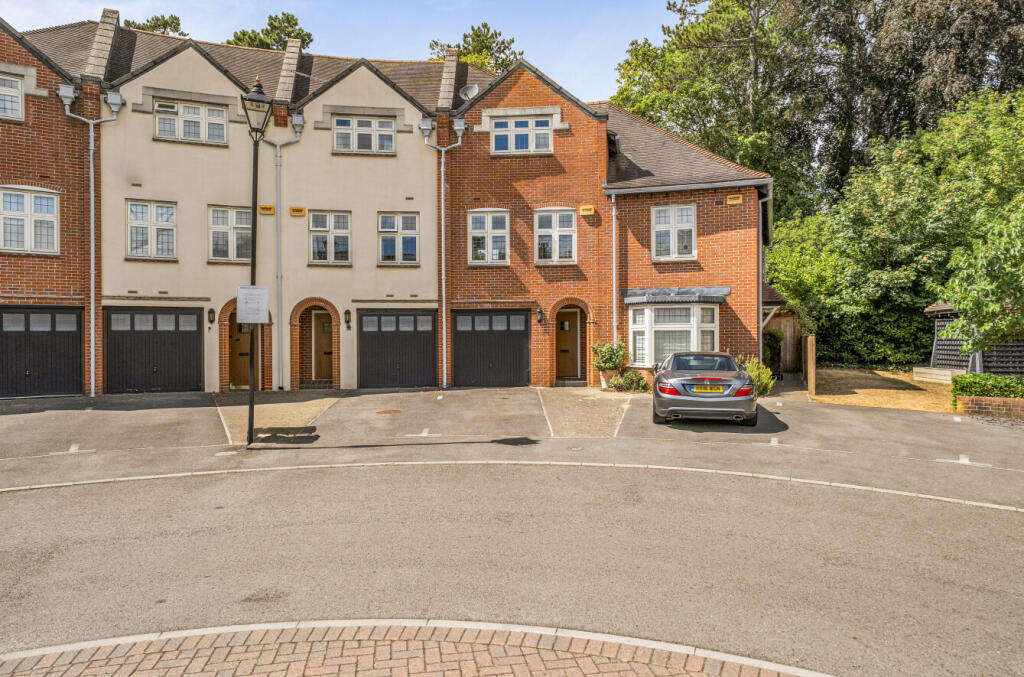 Main image of property: Royal Crescent, Winchester, Hampshire, SO22