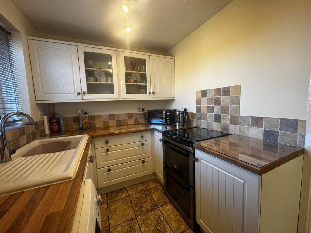 Furness Grove, Stafford, Staffordshire, ST17 photo 2