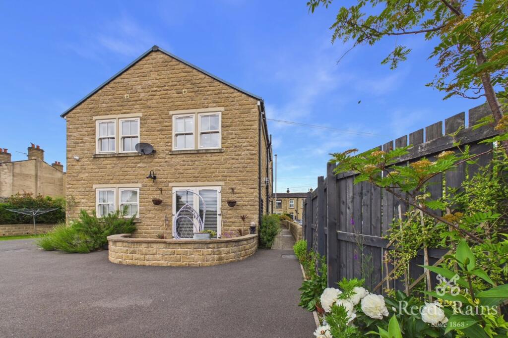 Main image of property: Halifax Road, Liversedge, West Yorkshire, WF15