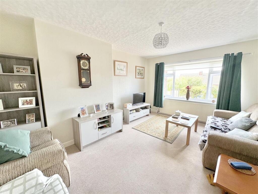 Abbey Road, Kirkby-In-Ashfield, Nottingham photo 2