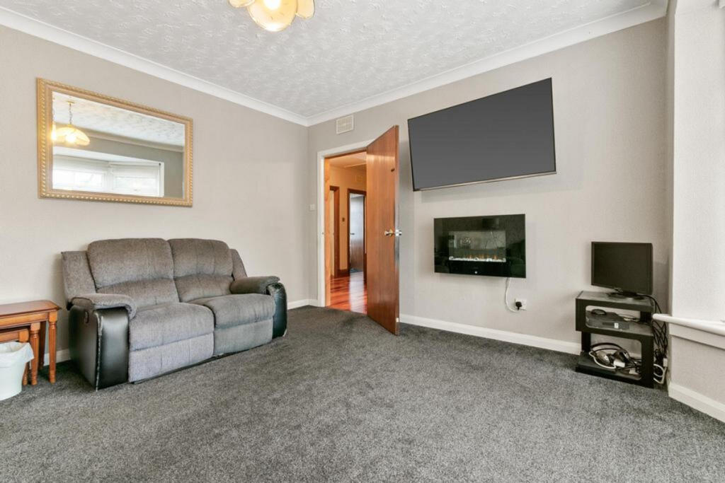 House in Rutherglen, Clincarthill - View 5