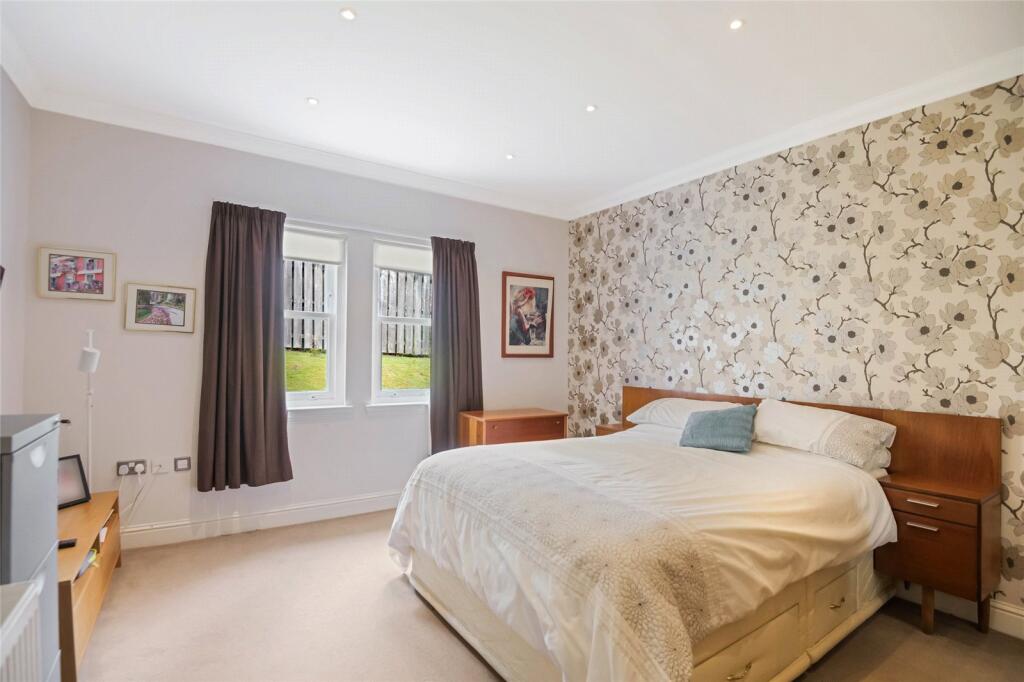 Apartment in Helensburgh, Craigendoran - More