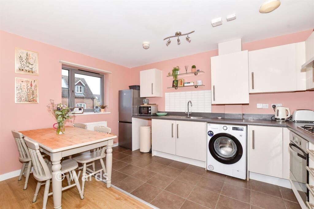 Apartment in Maidstone, Loose - View 2
