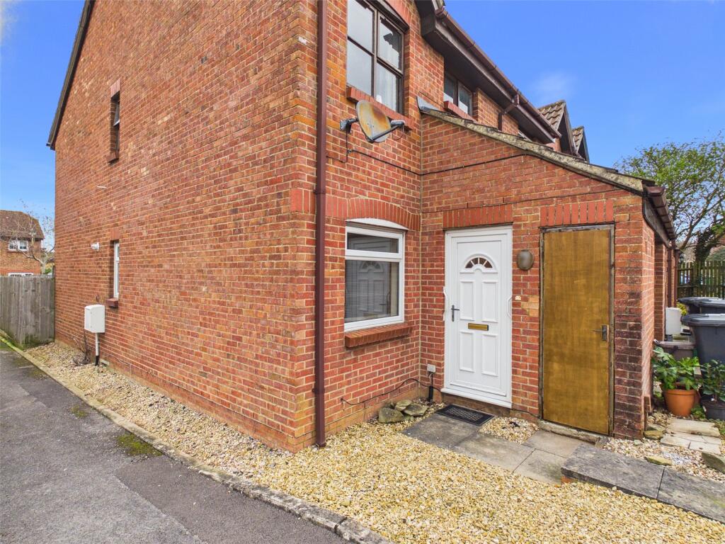 Main image of property: Oakridge Close, Abbeymead, Gloucester, Gloucestershire, GL4